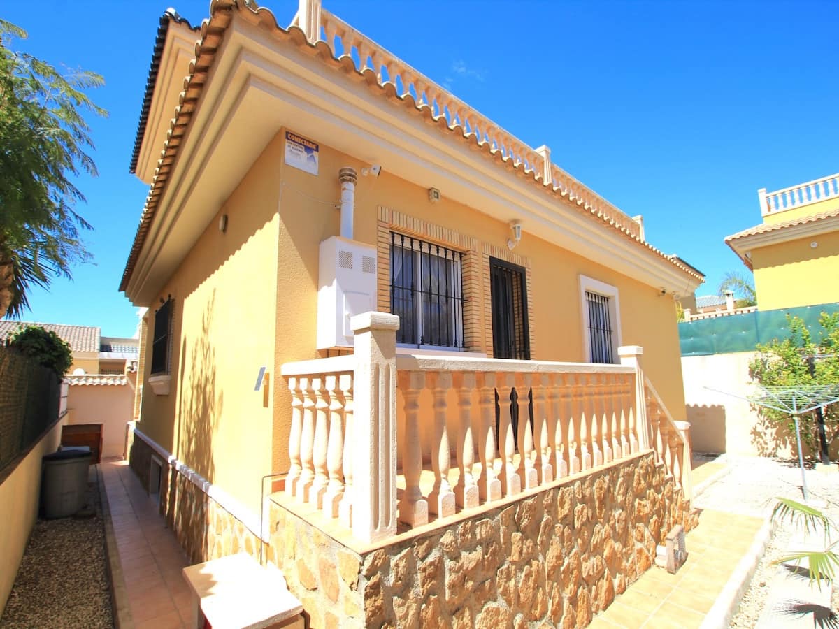 3 soveværelse Villa til salg i Lo Crispin med swimmingpool - € 315.000 (Ref: 9737138)