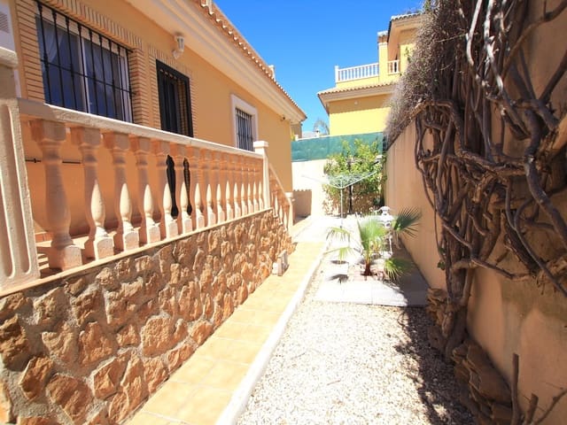 3 bedroom Villa for sale in Lo Crispin, Algorfa with pool - € 315,000 (Ref: 9737138)