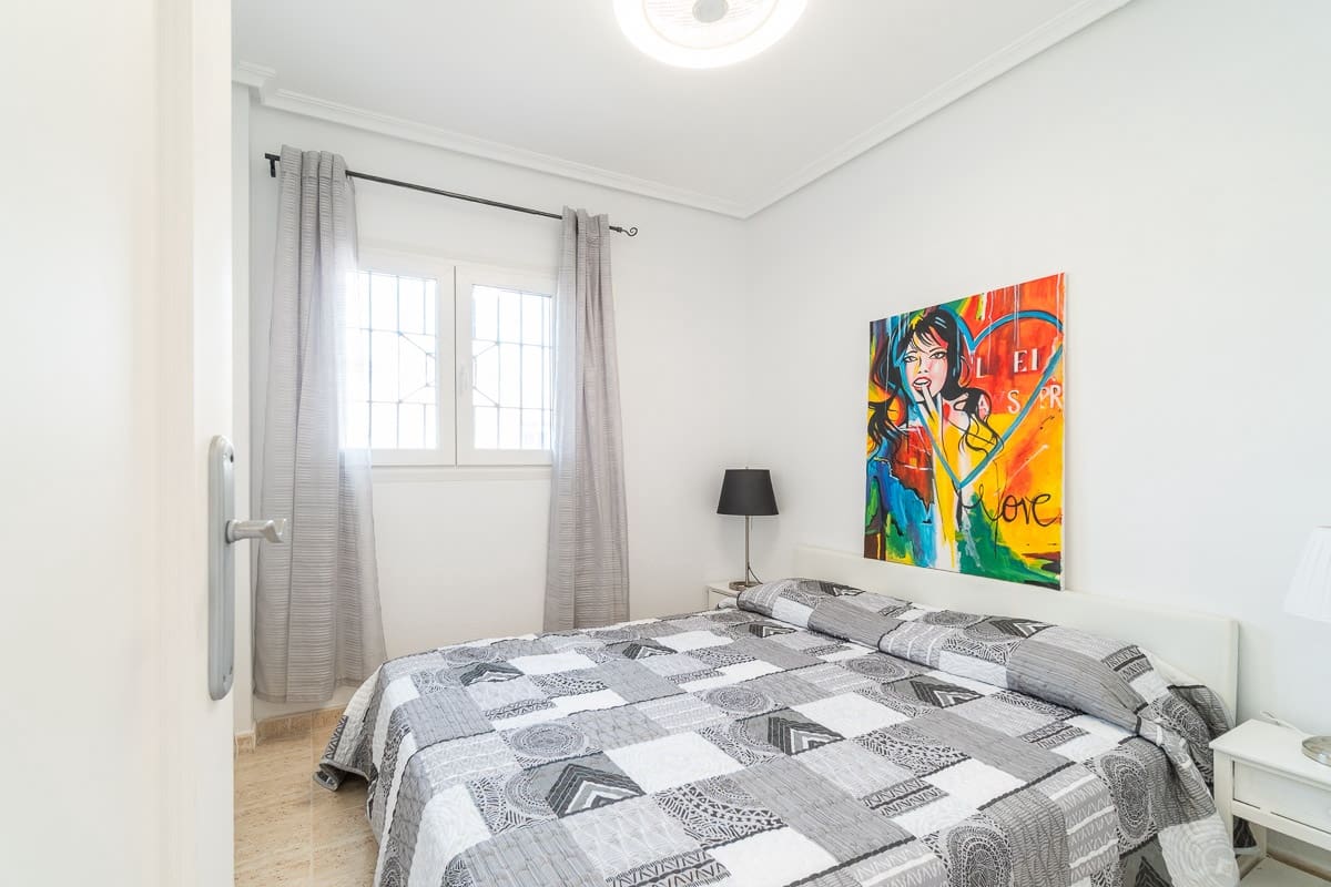 3 bedroom Apartment for sale in Playa Flamenca - € 279,000 (Ref: 9778896)