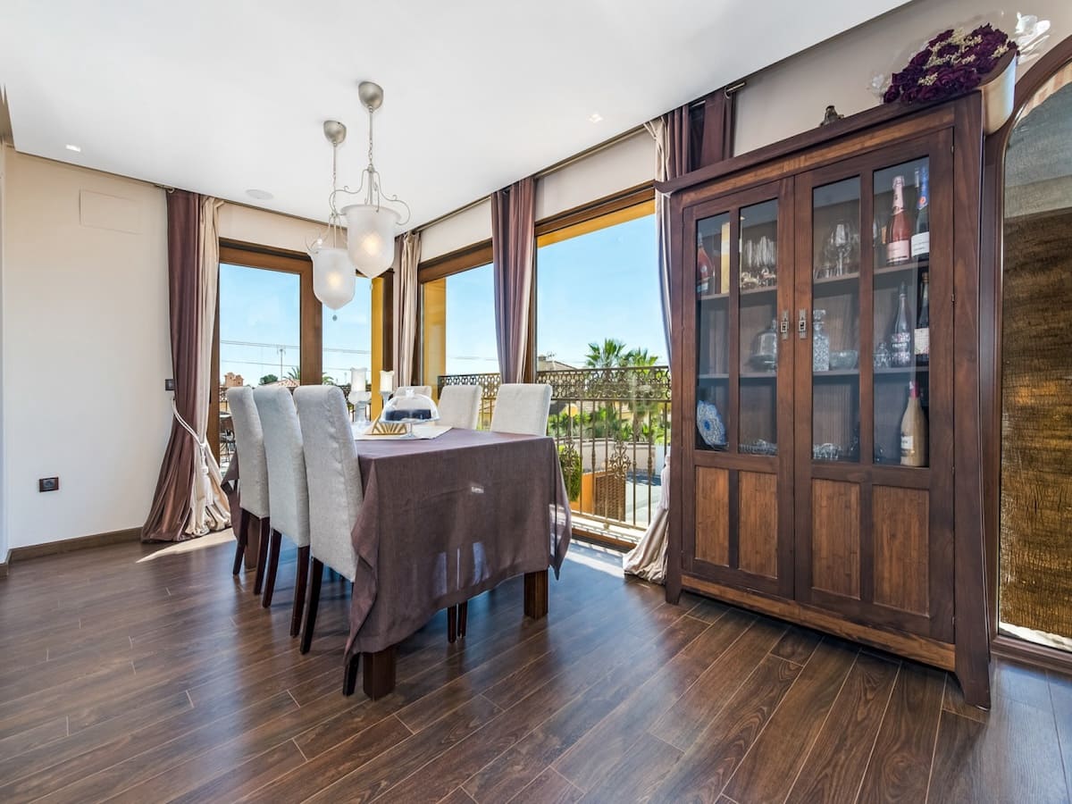 4 soveværelse Villa til salg i Ciudad Quesada med swimmingpool - € 895.000 (Ref: 9788714)