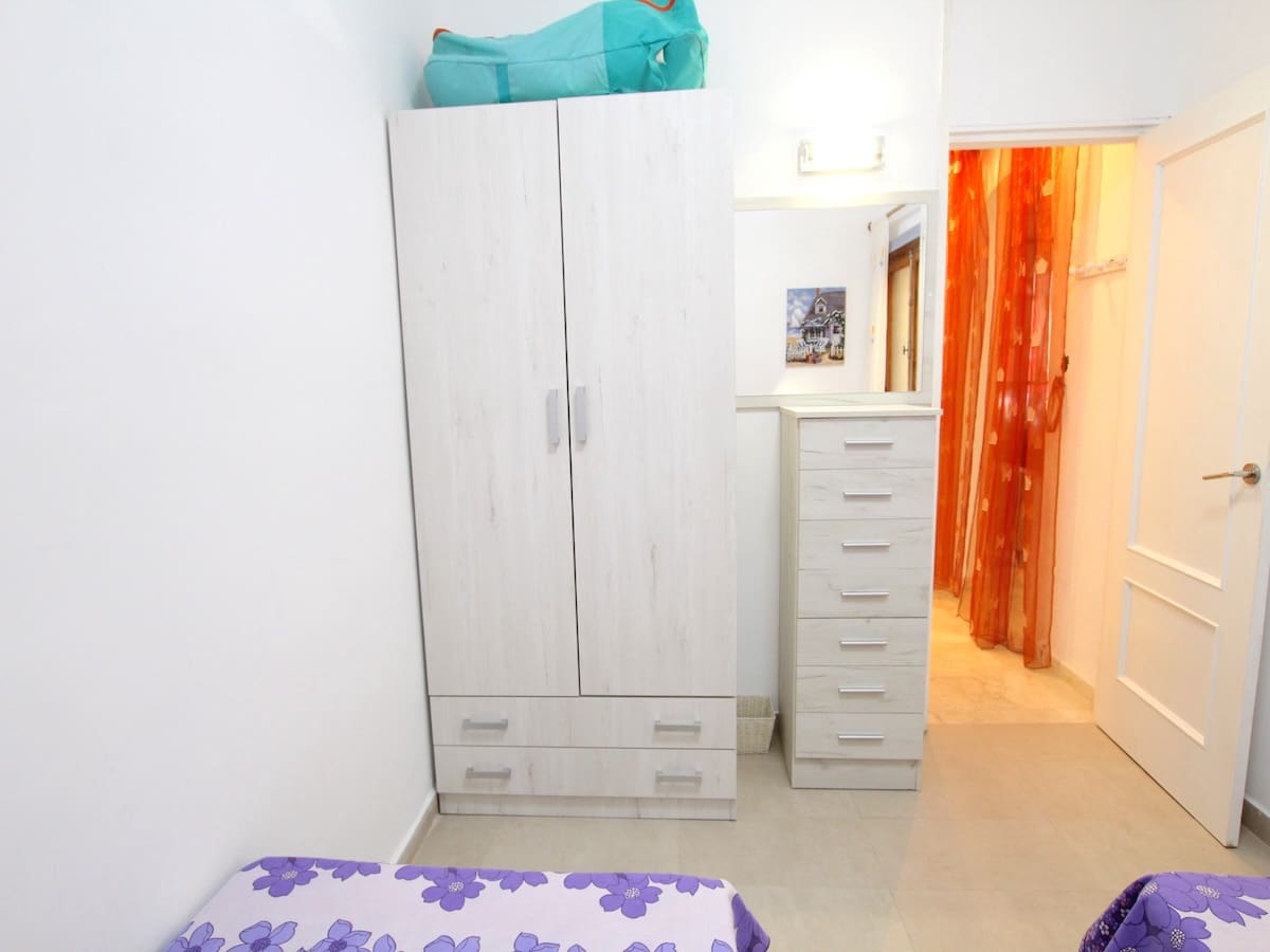 Chalet de 3 habitaciones en La Zenia en venta con piscina - 395.000 € (Ref: 9793498)