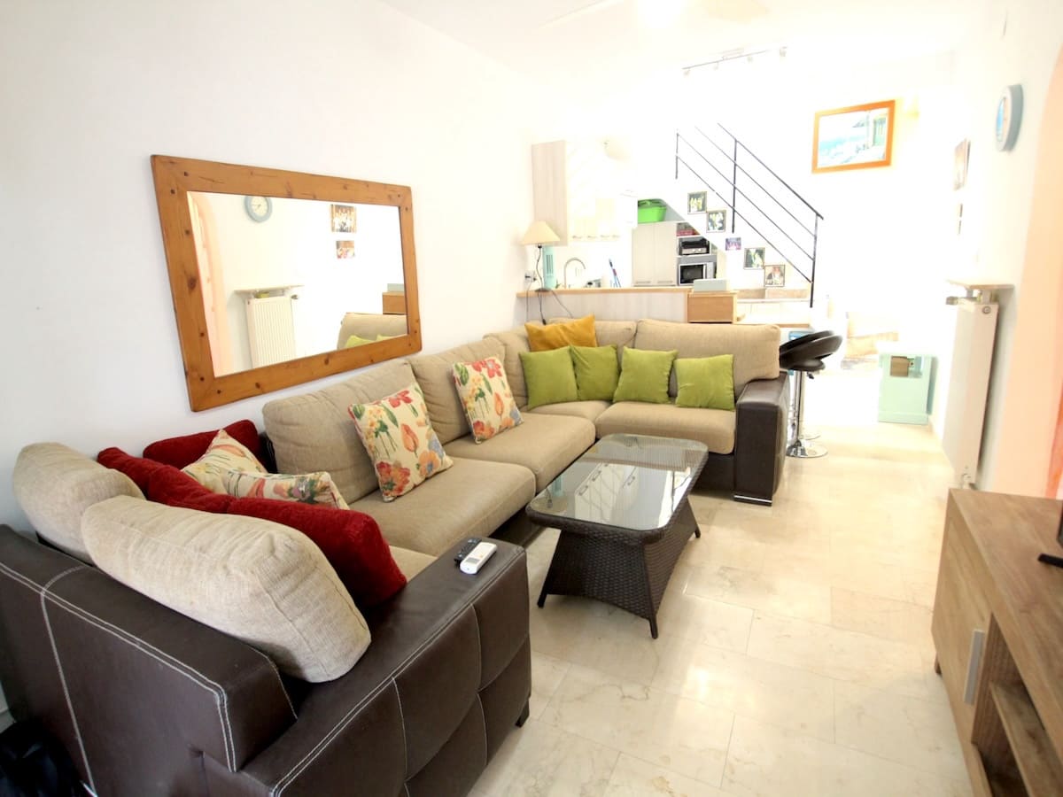 Chalet de 3 habitaciones en La Zenia en venta con piscina - 395.000 € (Ref: 9793498)