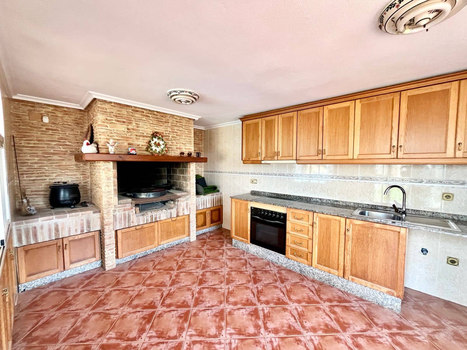 5 bedroom Villa for sale in El Chaparral with pool - € 645,000 (Ref: 9794933)