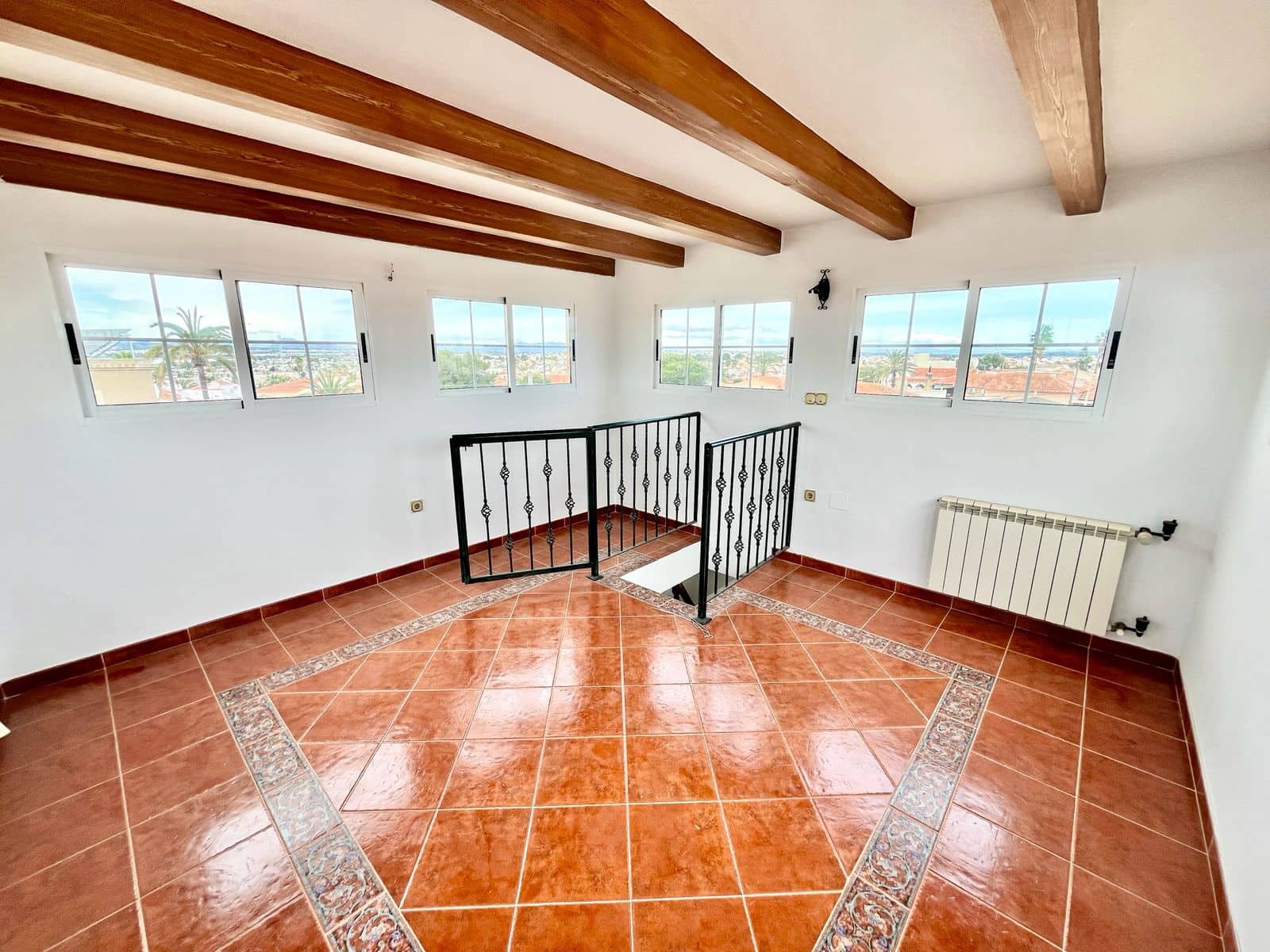 5 bedroom Villa for sale in El Chaparral with pool - € 645,000 (Ref: 9794933)
