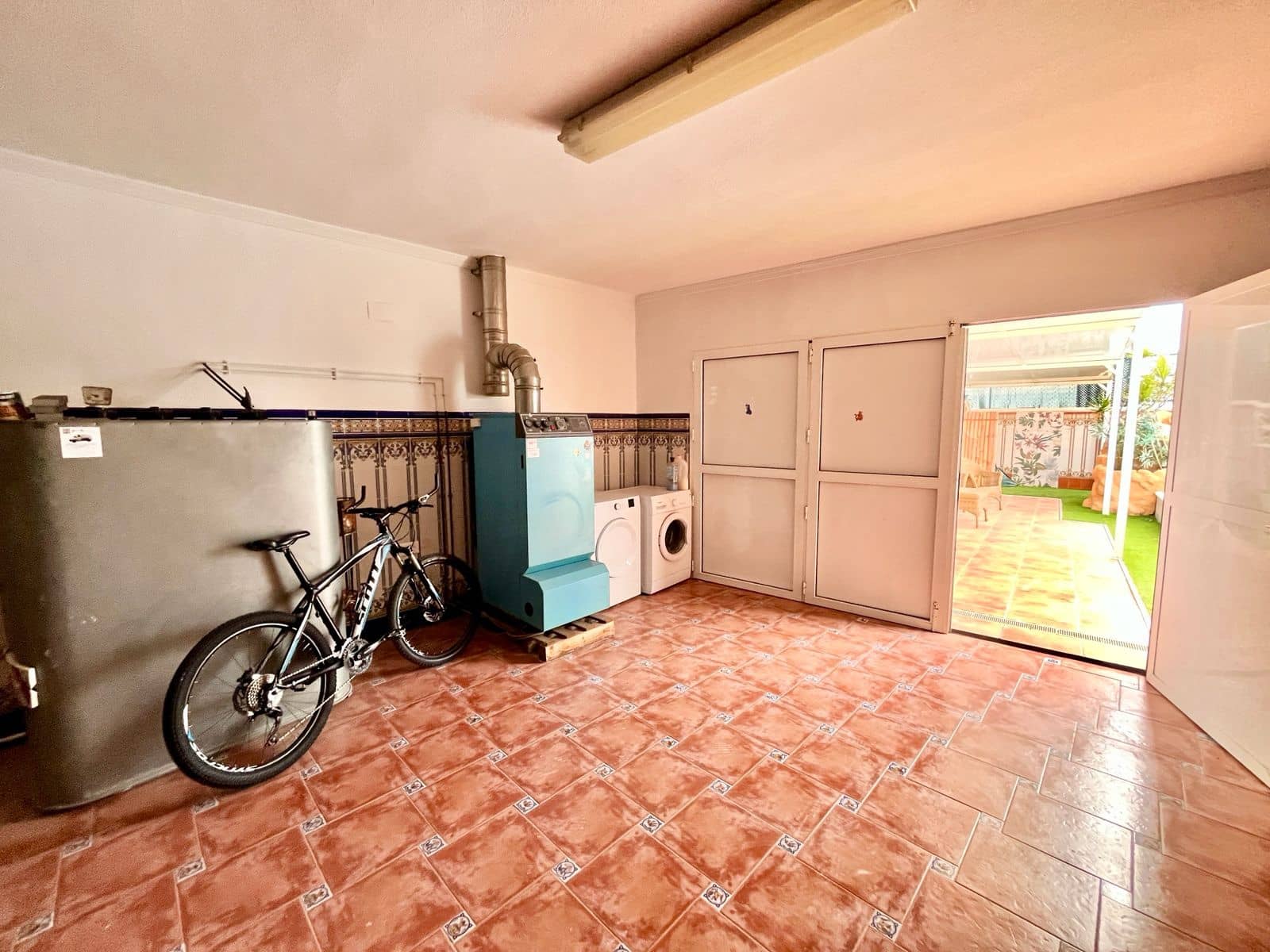 5 bedroom Villa for sale in El Chaparral with pool - € 645,000 (Ref: 9794933)