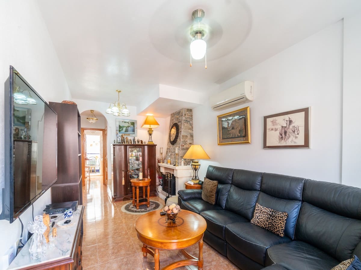 3 bedroom Villa for sale in Villamartin - € 242,000 (Ref: 9820881)