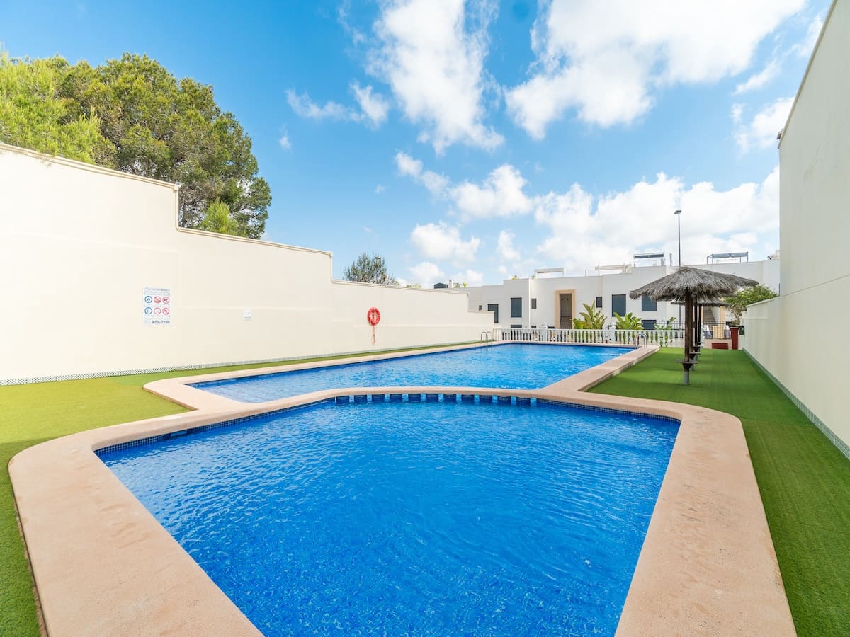 3 bedroom Villa for sale in Villamartin - € 242,000 (Ref: 9820881)