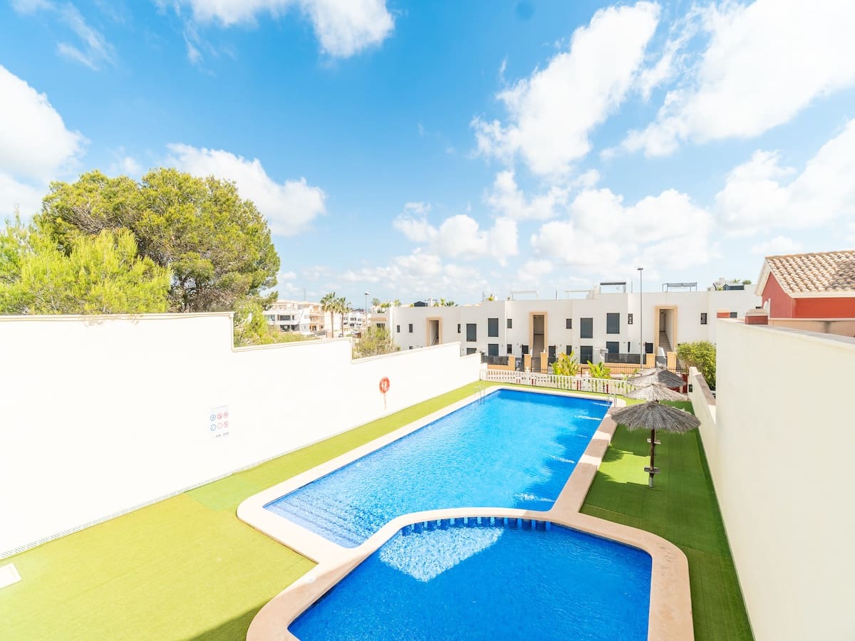 3 bedroom Villa for sale in Villamartin - € 242,000 (Ref: 9820881)