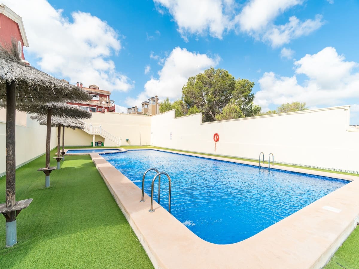 3 bedroom Villa for sale in Villamartin - € 242,000 (Ref: 9820881)