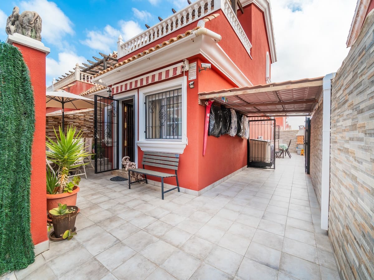 3 bedroom Villa for sale in Villamartin - € 242,000 (Ref: 9820881)