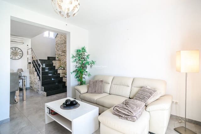 3 bedroom Villa for sale in Algorfa - € 229,500 (Ref: 9821595)