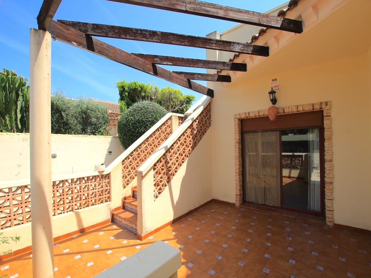 3 bedroom Villa for sale in Formentera del Segura with pool - € 315,000 (Ref: 9834575)