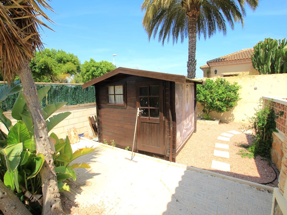 3 bedroom Villa for sale in Formentera del Segura with pool - € 315,000 (Ref: 9834575)