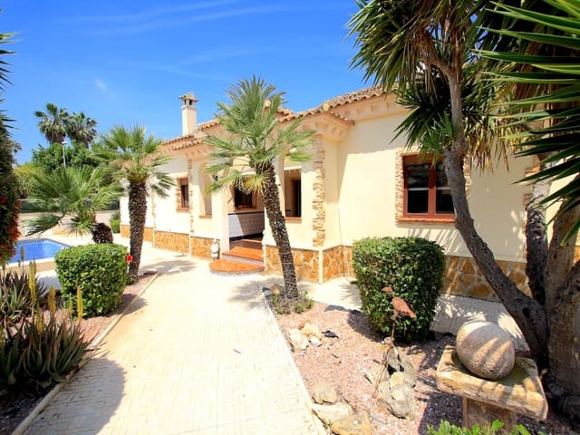 3 soverom Villa til salgs i Formentera del Segura med svømmebasseng - € 315 000 (Ref: 9834575)
