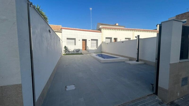 3 bedroom Villa for sale in San Javier with pool - € 270,000 (Ref: 9844229)