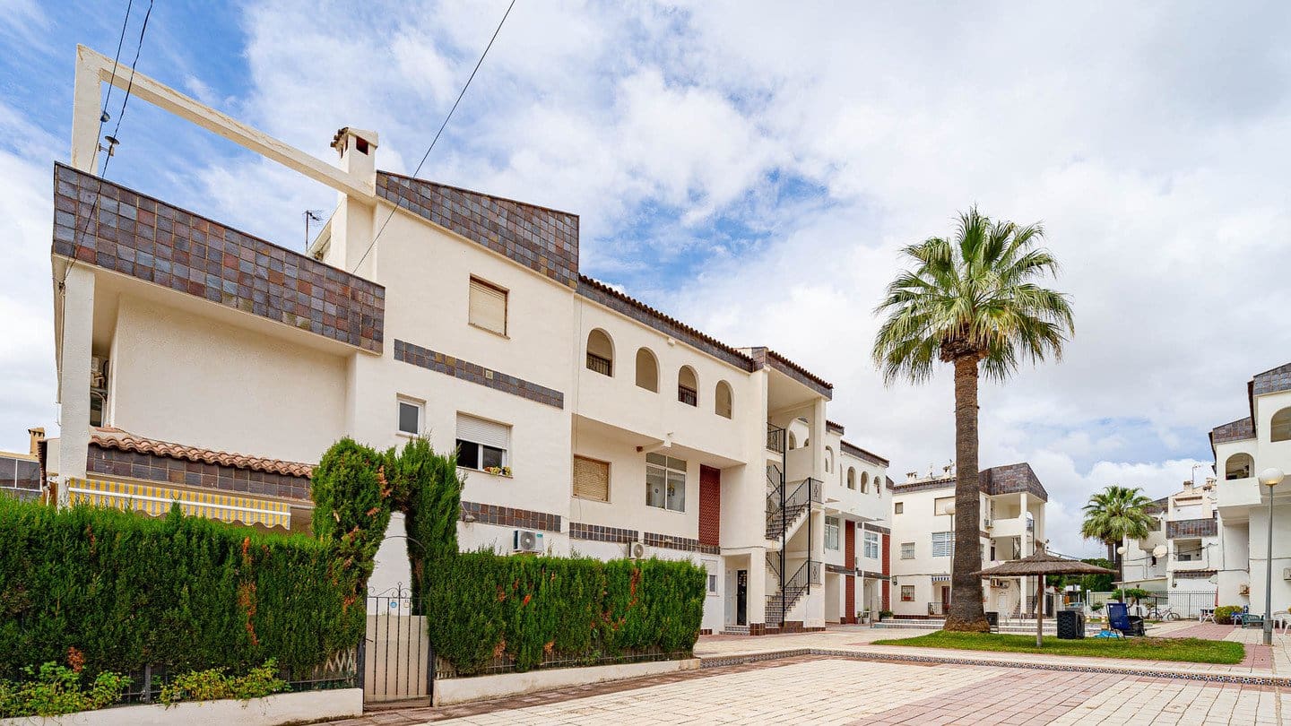 2 chambre Appartement à vendre à Punta Prima - 170 000 € (Ref: 9853063)