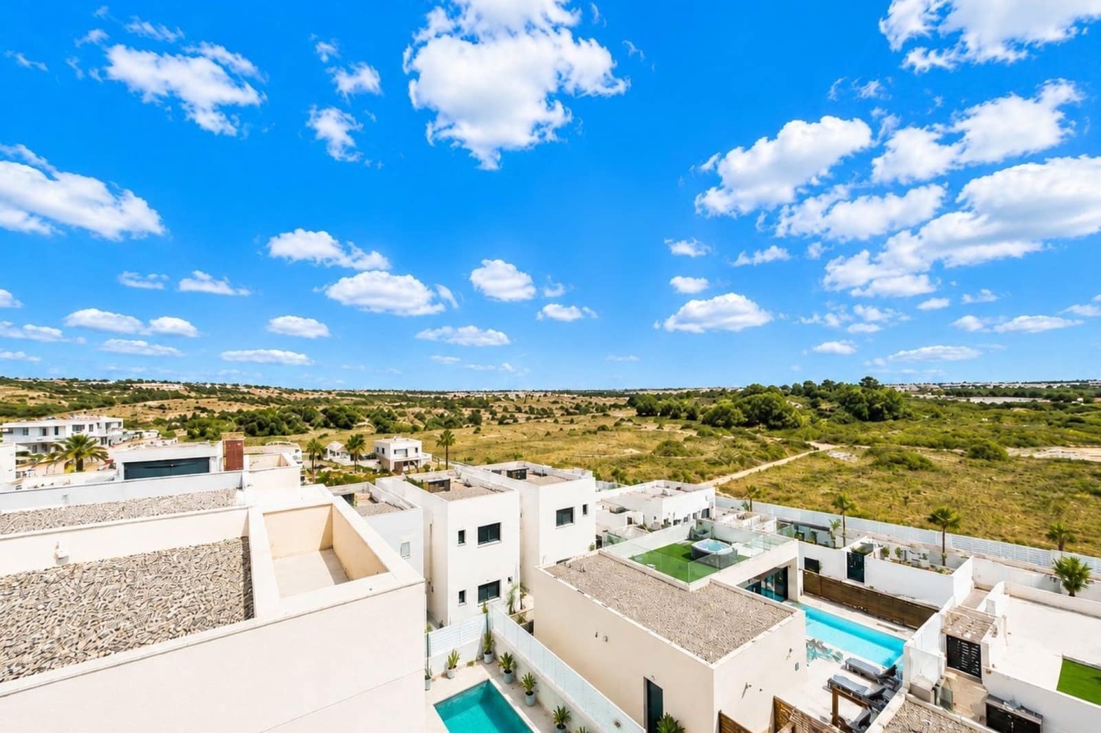 4 soveværelse Villa til salg i Benijofar med swimmingpool - € 795.995 (Ref: 9858700)