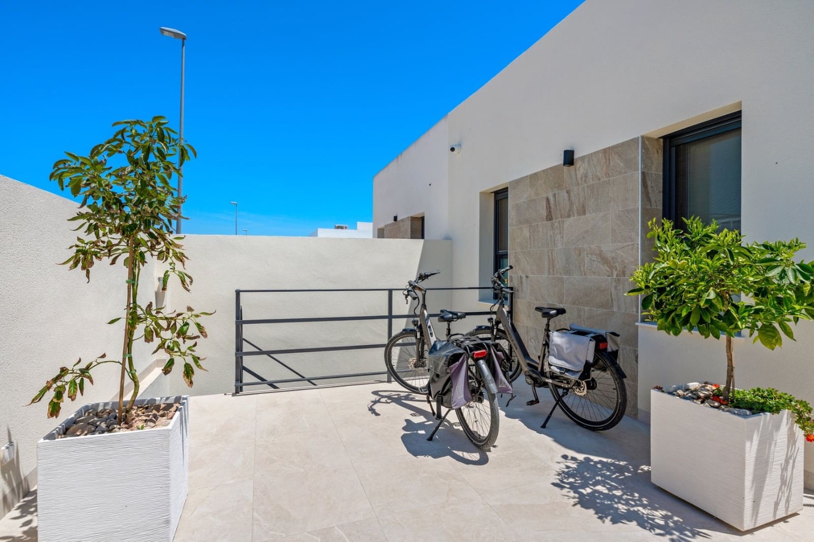 3 bedroom Villa for sale in Daya Nueva with pool - € 399,000 (Ref: 9862364)