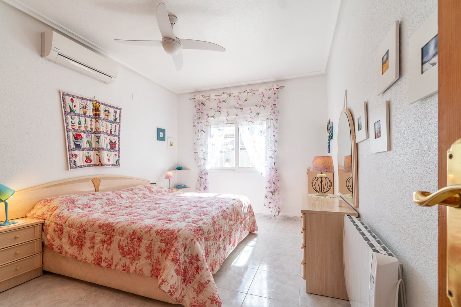 3 chambre Villa/Maison à vendre à Playa Flamenca avec piscine - 599 000 € (Ref: 9867884)