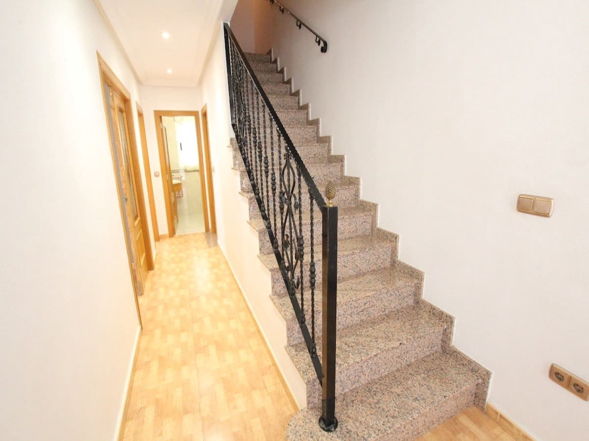 3 bedroom Townhouse for sale in Los Palacios - € 249,500 (Ref: 9872115)