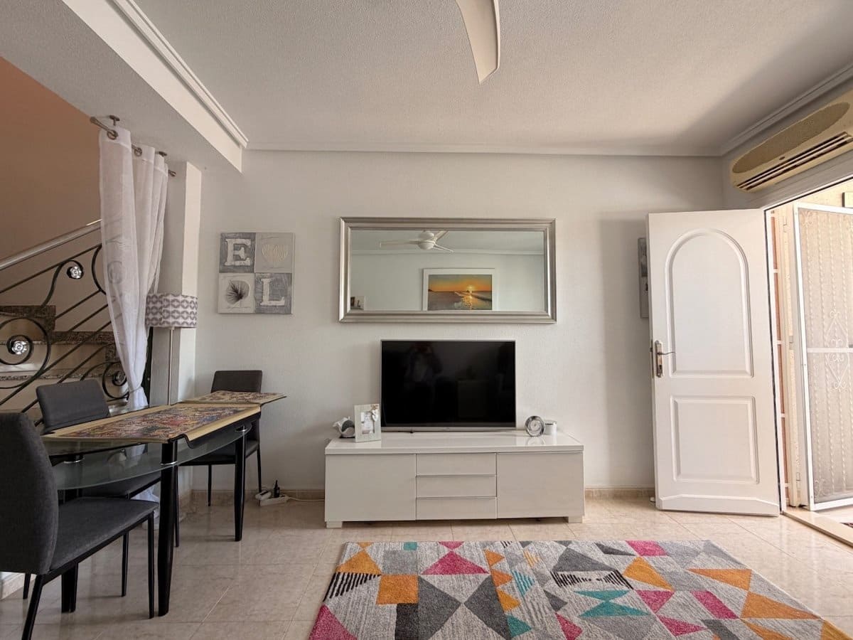 2 bedroom Townhouse for sale in Dona Pepa - € 180,000 (Ref: 9874233)
