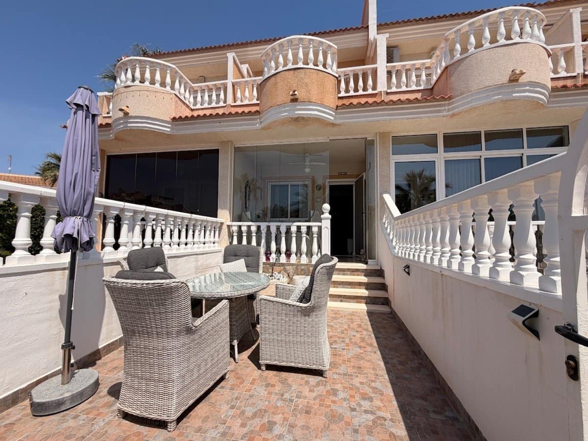 2 bedroom Townhouse for sale in Dona Pepa - € 180,000 (Ref: 9874233)