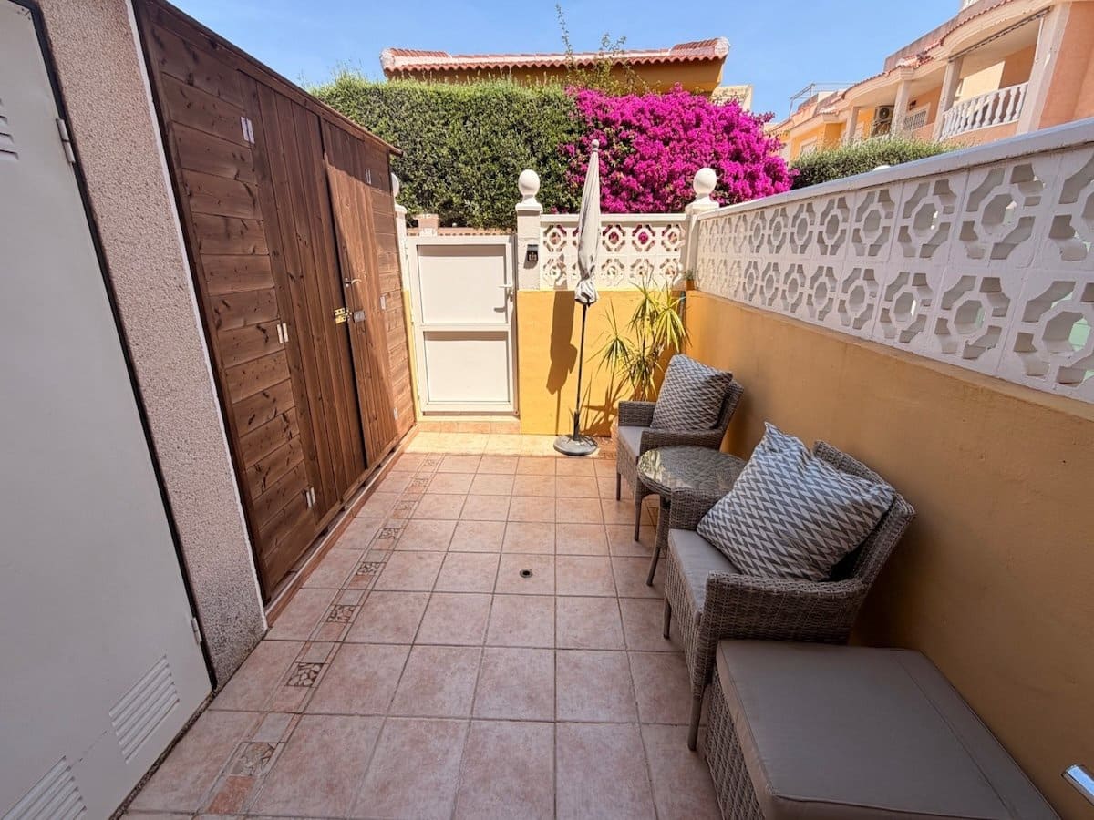 2 bedroom Townhouse for sale in Dona Pepa - € 180,000 (Ref: 9874233)