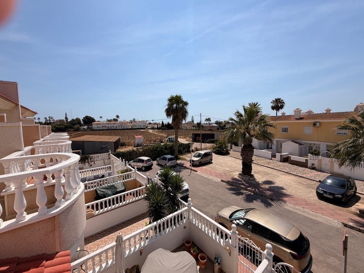 2 bedroom Townhouse for sale in Dona Pepa - € 180,000 (Ref: 9874233)