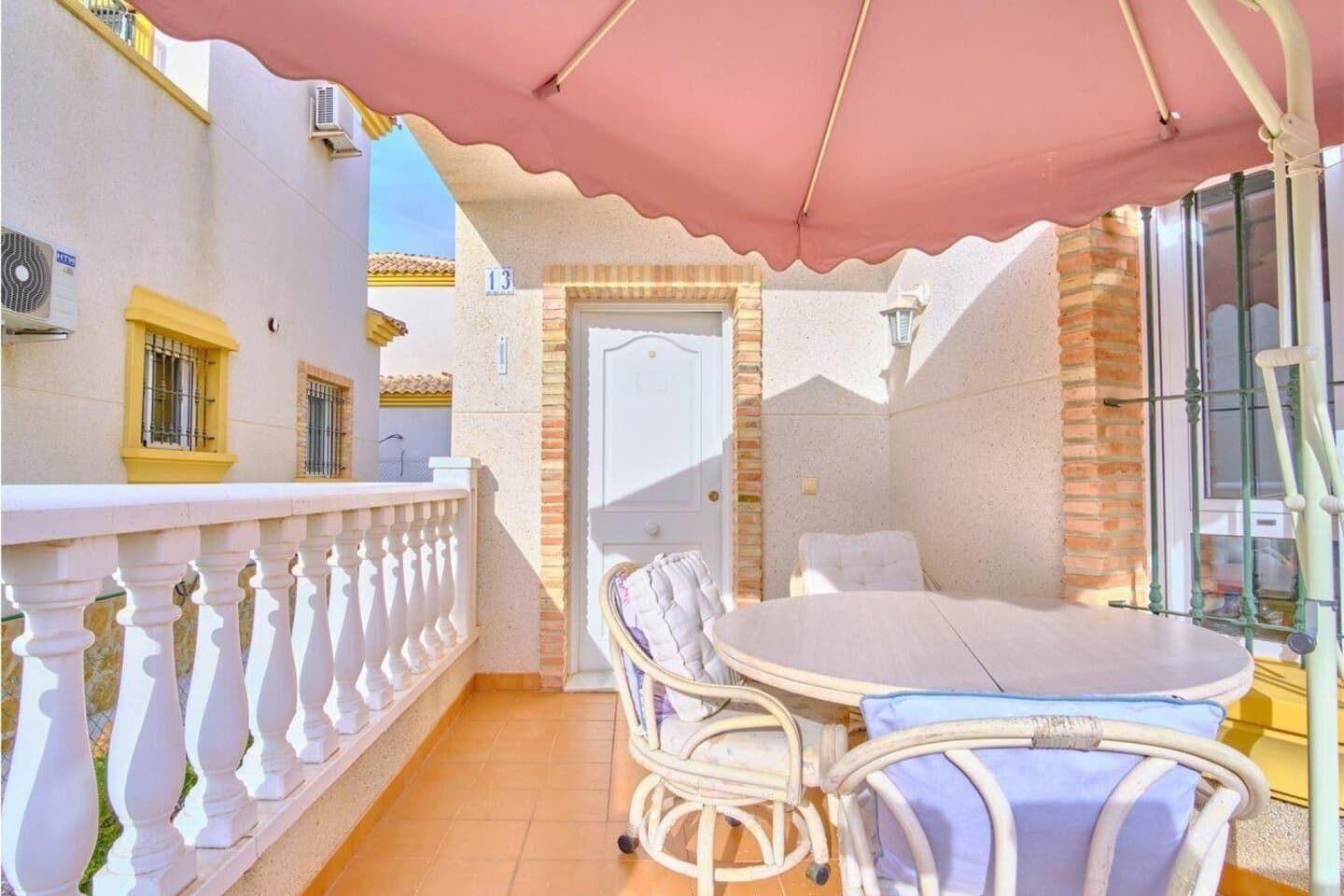 3 bedroom Villa for sale in Los Montesinos - € 260,000 (Ref: 9877258)