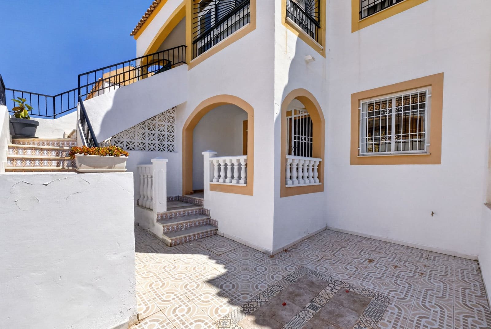 Apartamento de 2 habitaciones en Torrevieja en venta - 129.900 € (Ref: 9892981)