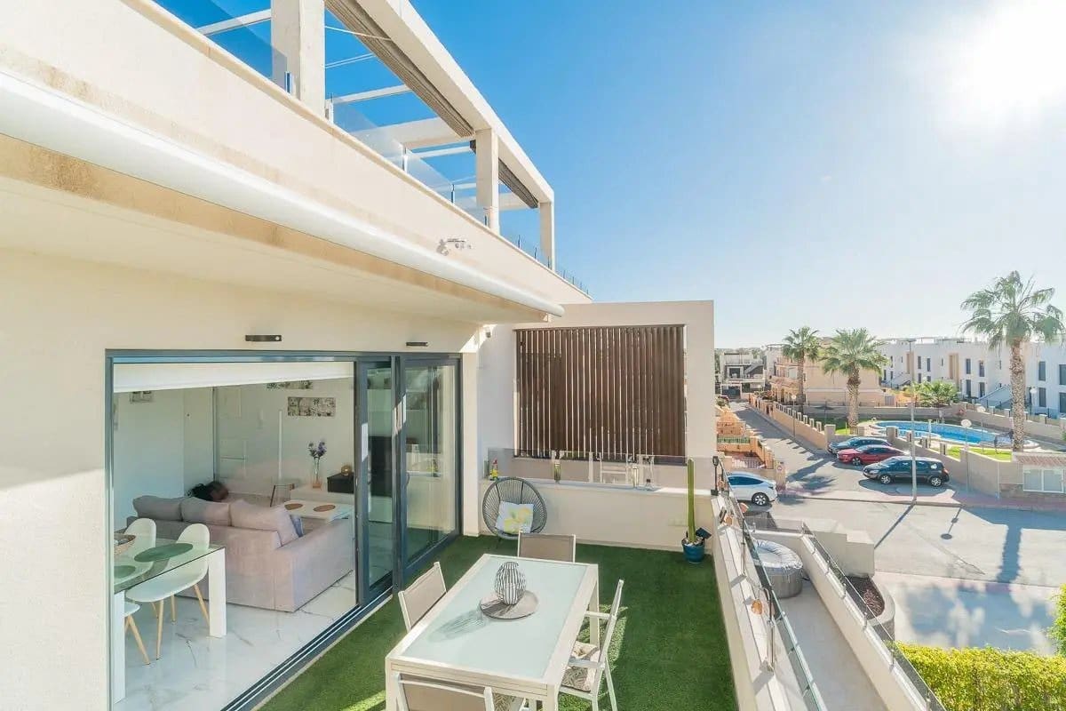2 soveværelse Lejlighed til salg i Villamartin - € 255.000 (Ref: 9897423)