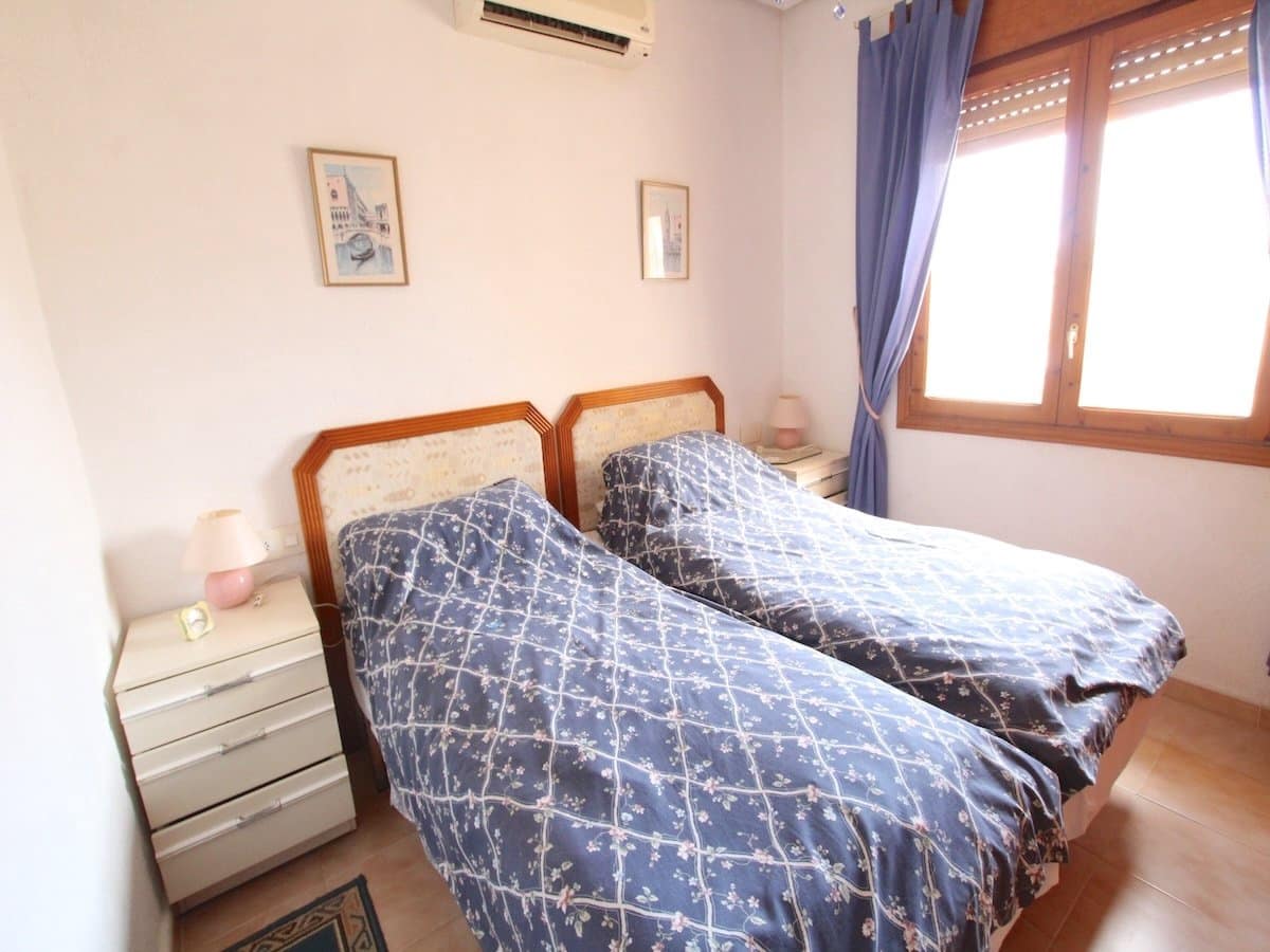2 chambre Villa/Maison à vendre à Ciudad Quesada avec piscine - 295 000 € (Ref: 9897425)
