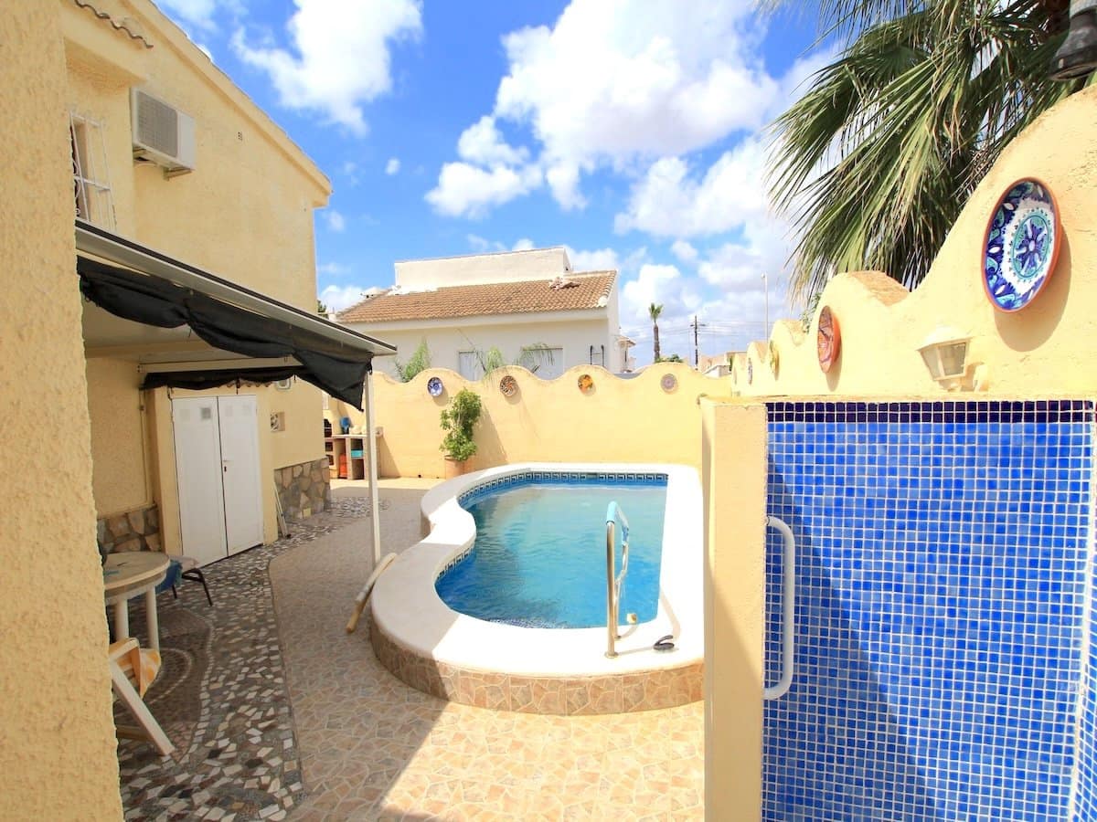 2 chambre Villa/Maison à vendre à Ciudad Quesada avec piscine - 295 000 € (Ref: 9897425)