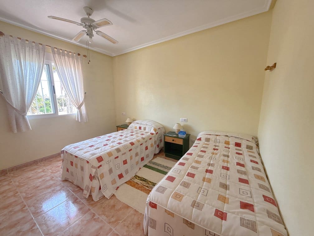 3 Zimmer Villa zu verkaufen in Cabo Roig - 349.950 € (Ref: 9911759)