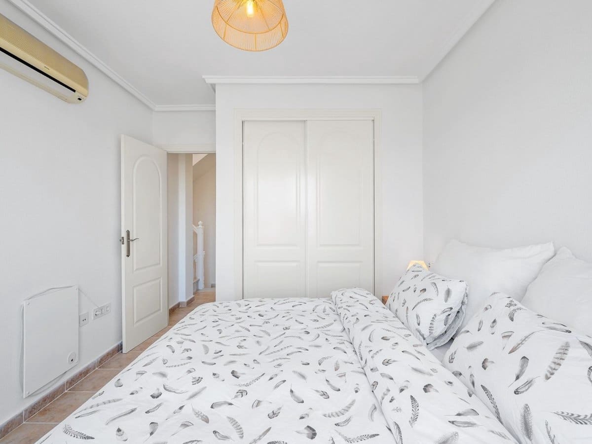 3 makuuhuone Huvila myytävänä paikassa Ciudad Quesada - 269 000 € (Ref: 9918797)