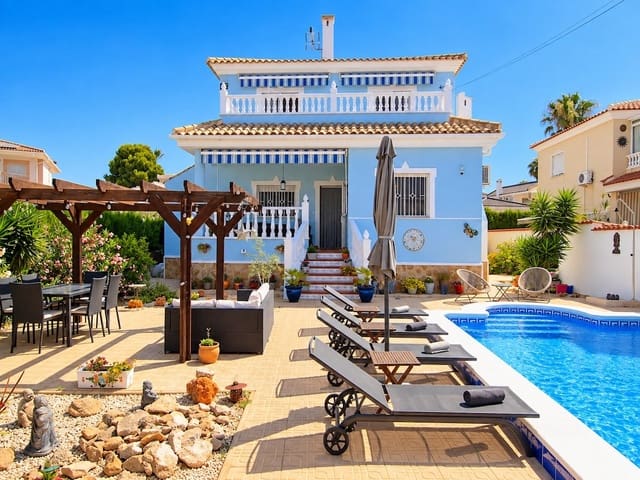 Chalet de 5 habitaciones en Ciudad Quesada, Rojales en venta con piscina garaje - 525.000 € (Ref: 9932412)