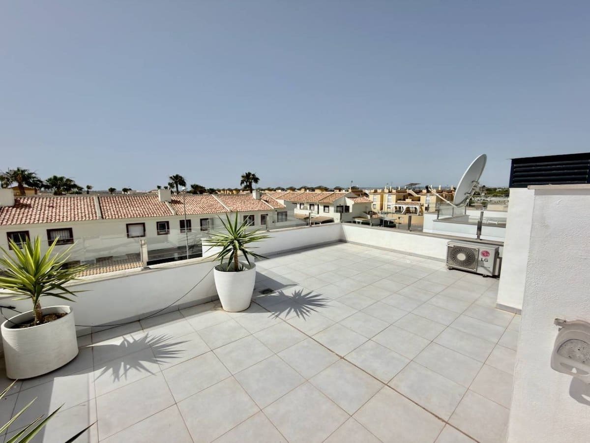 3 soveværelse Villa til salg i Ciudad Quesada med swimmingpool - € 399.000 (Ref: 9938464)