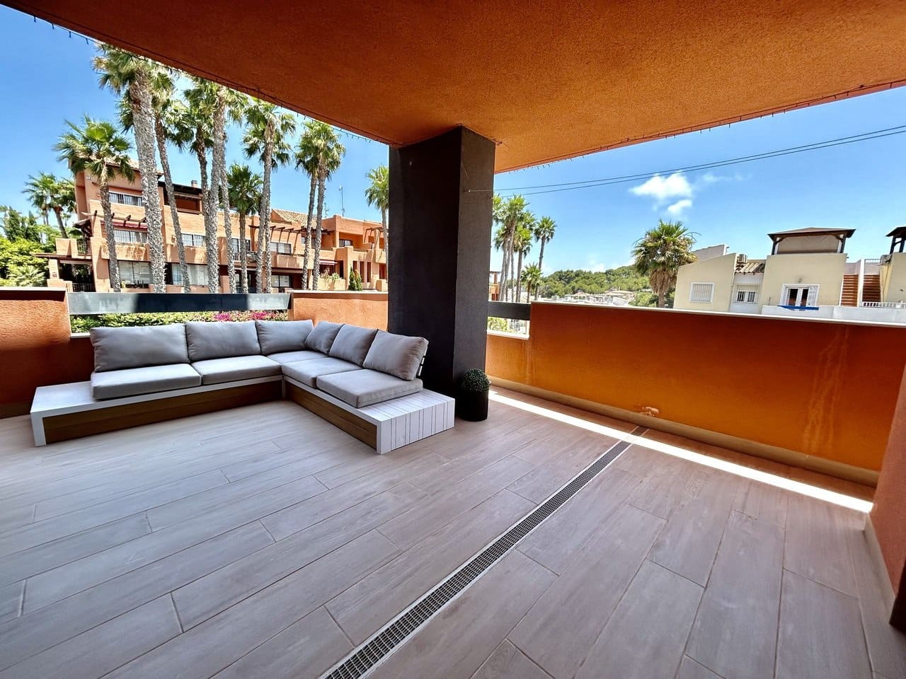2 slaapkamer Appartement te koop in Villamartin - € 260.000 (Ref: 9938723)
