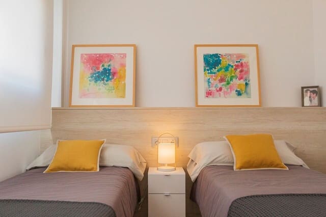 3 soveværelse Lejlighed til salg i Entre Naranjos, Orihuela - € 309.900 (Ref: 9942885)