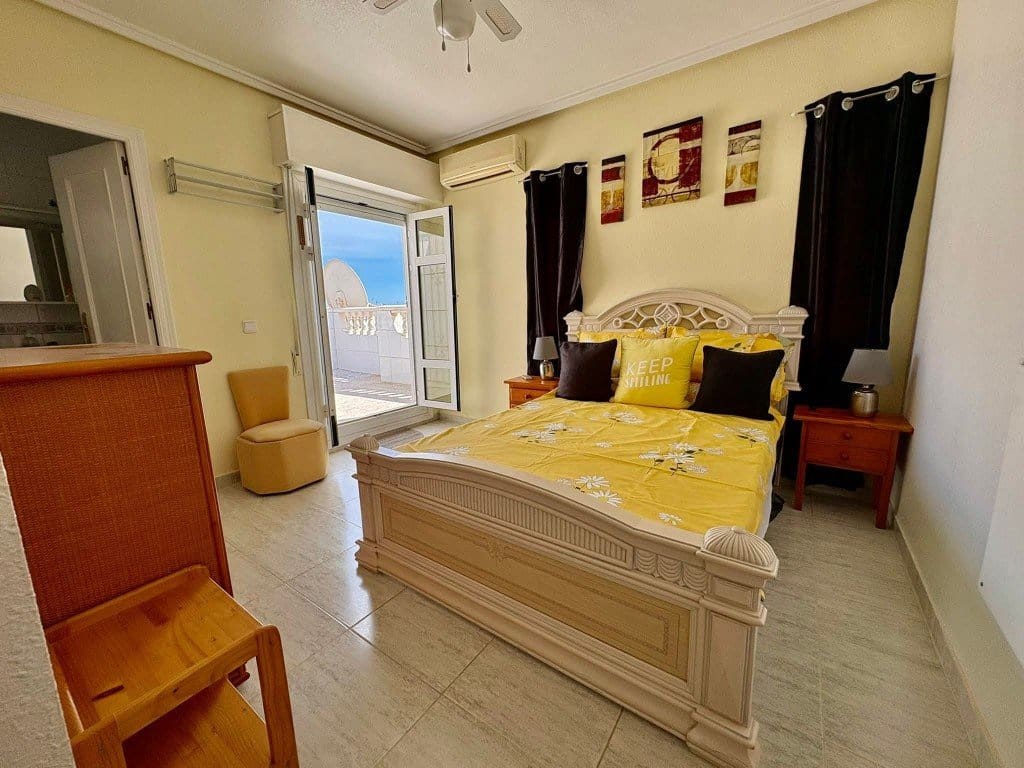 3 chambre Maison de Ville à vendre à Orihuela Costa avec piscine - 224 950 € (Ref: 9946749)