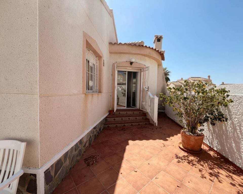2 sypialnia Willa na sprzedaż w Ciudad Quesada z basenem - 285 000 € (Ref: 9950628)