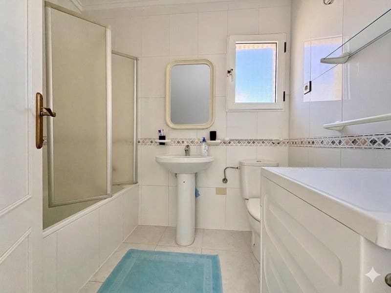 3 chambre Appartement à vendre à La Florida - 179 000 € (Ref: 9953258)