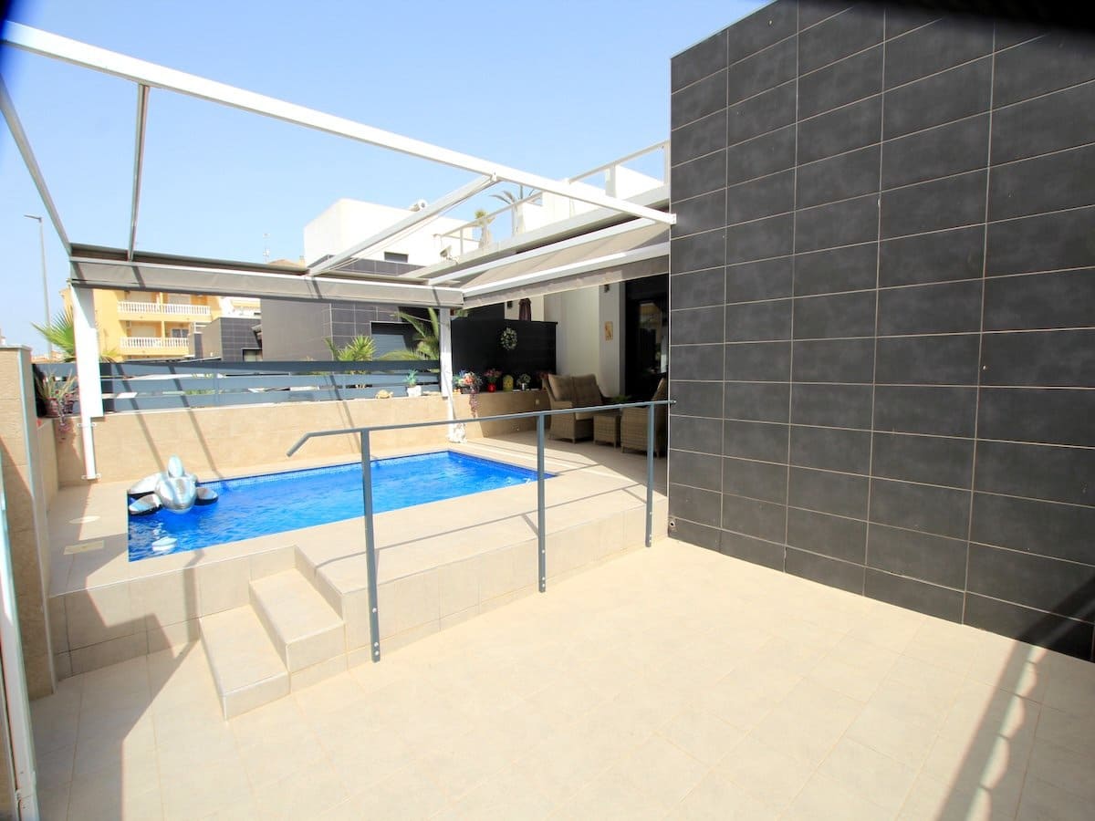 2 soverom Villa til salgs i Formentera del Segura med svømmebasseng - € 245 000 (Ref: 9965823)
