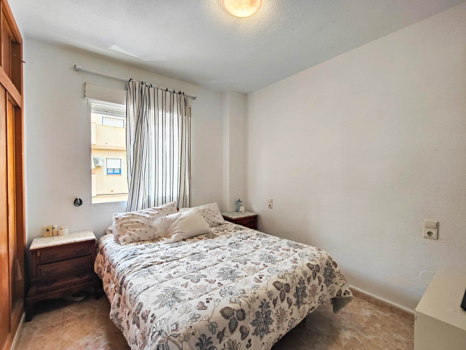 Apartamento de 2 habitaciones en Torrevieja en venta - 114.995 € (Ref: 9965911)