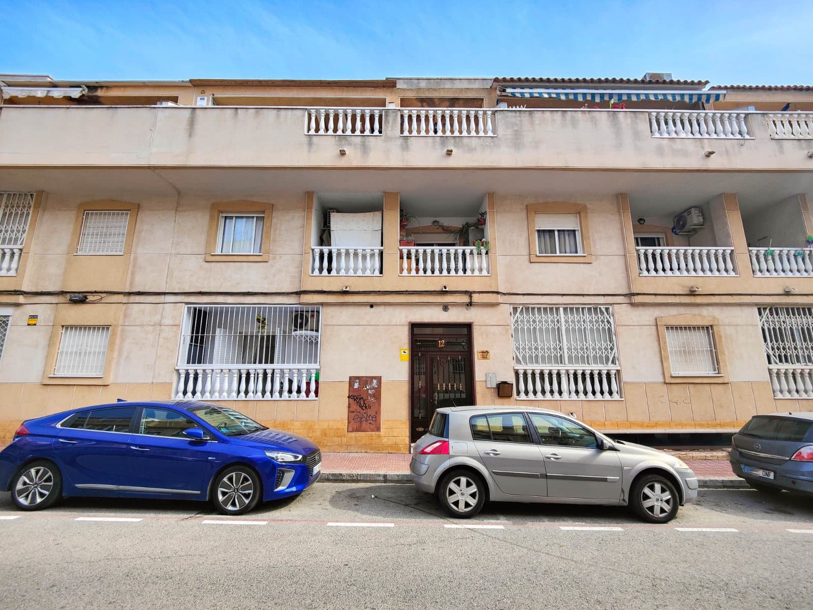 Apartamento de 2 habitaciones en Torrevieja en venta - 114.995 € (Ref: 9965911)