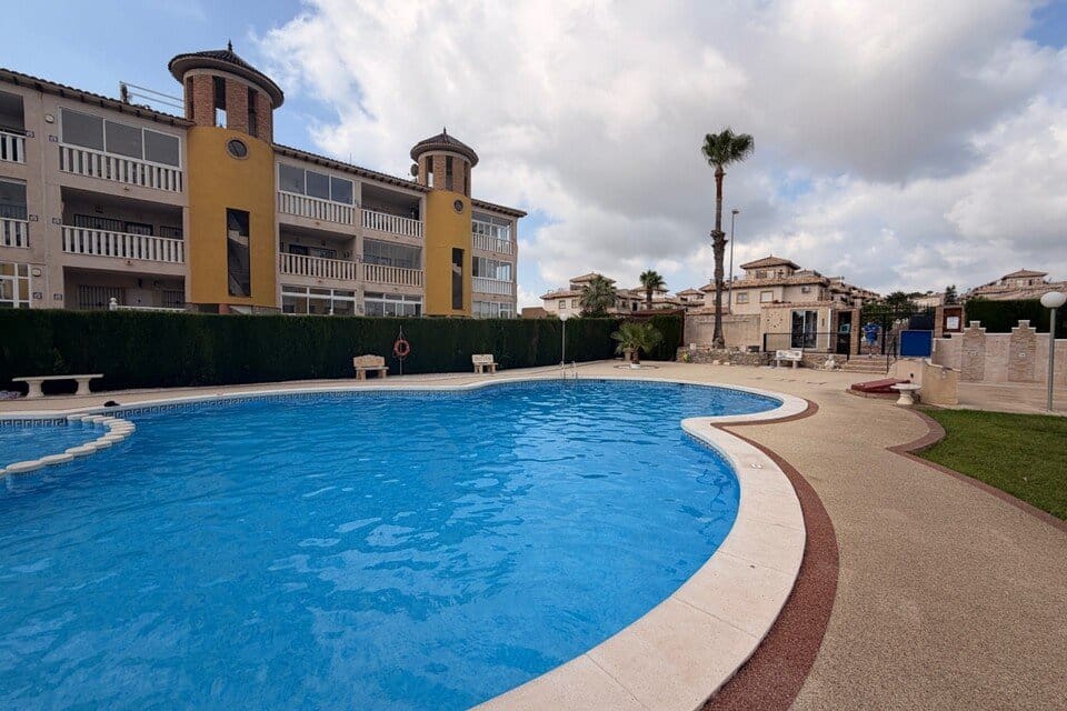2 Zimmer Apartment zu verkaufen in Villamartin - 145.000 € (Ref: 9971519)