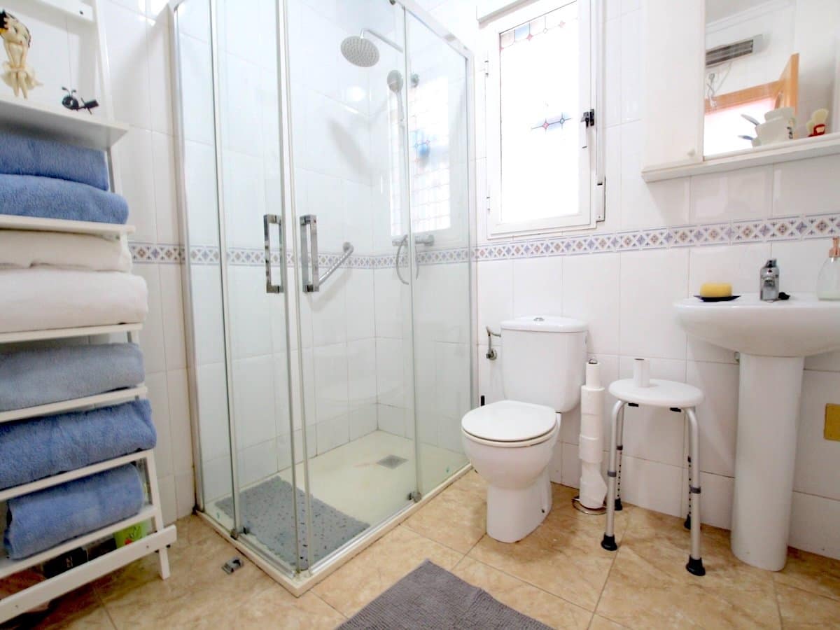 Casa de 2 habitaciones en Benimar en venta - 185.000 € (Ref: 9981575)