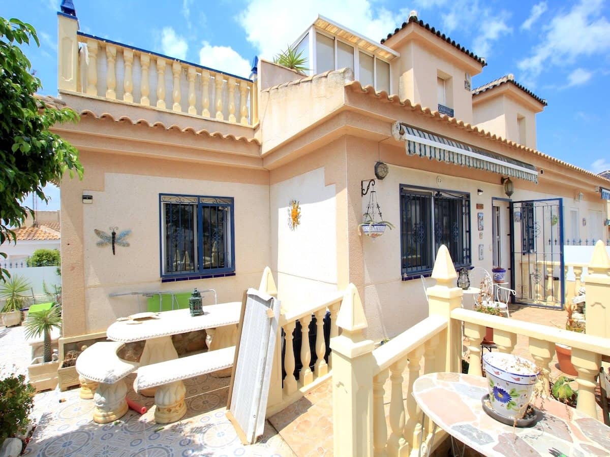 Casa de 2 habitaciones en Benimar en venta - 185.000 € (Ref: 9981575)