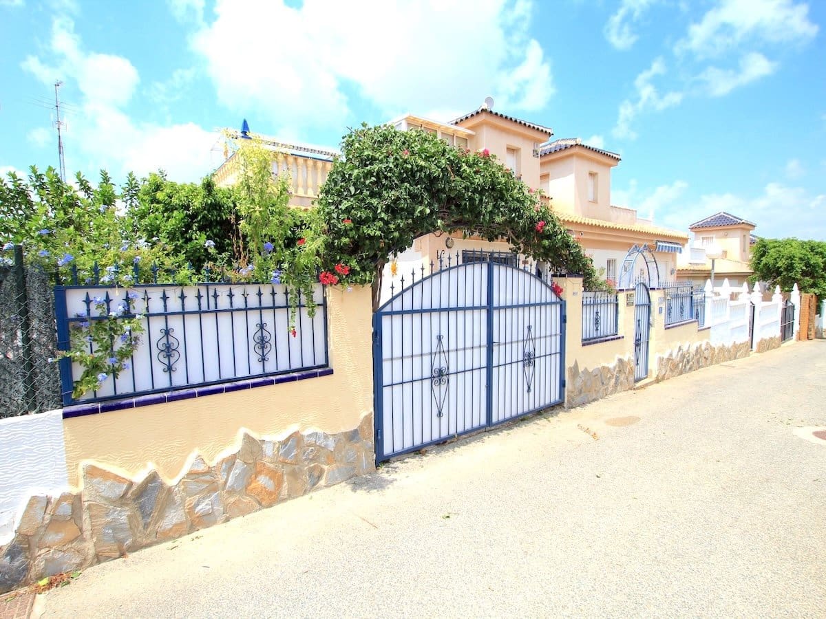 Casa de 2 habitaciones en Benimar en venta - 185.000 € (Ref: 9981575)