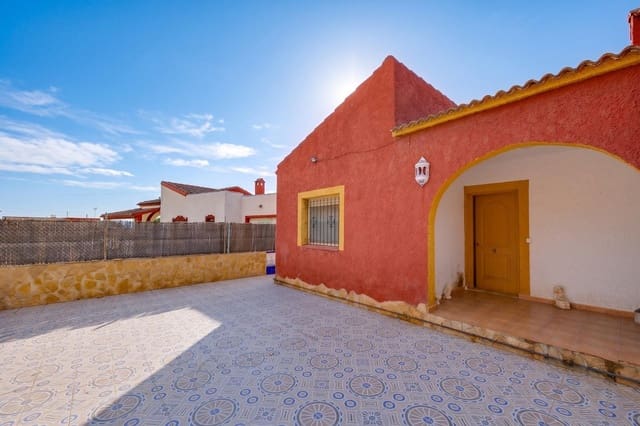 3 soveværelse Villa til salg i La Zenia, Orihuela med swimmingpool - € 219.900 (Ref: 9983257)